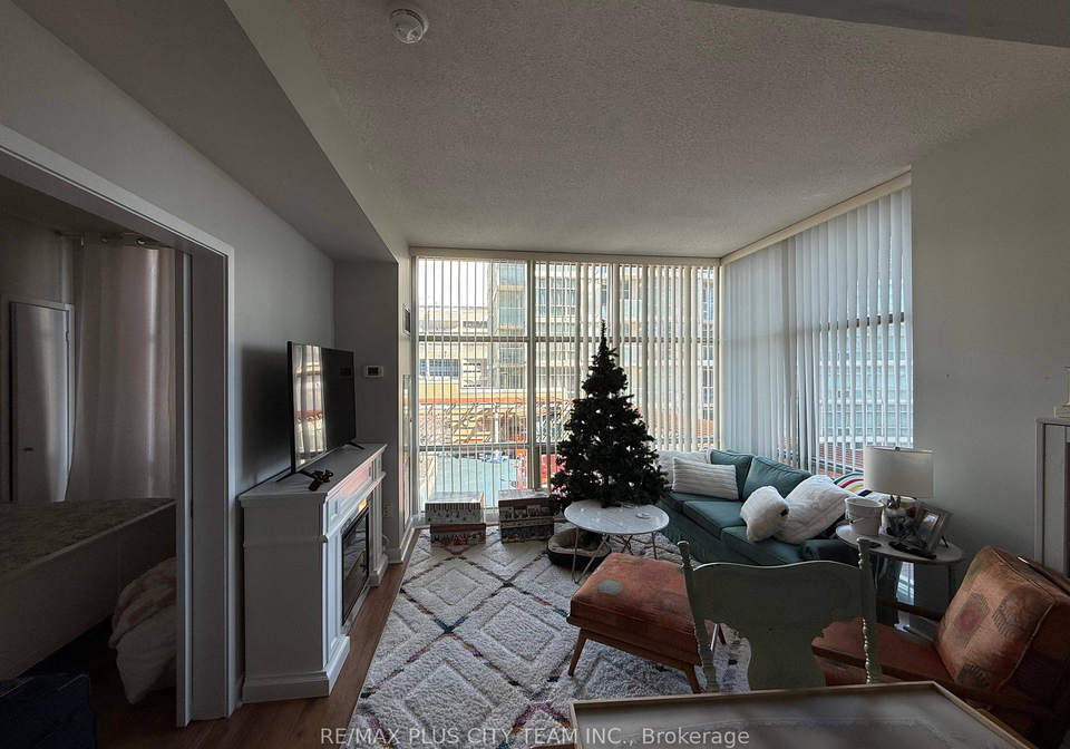 9-spadina-avenue-toronto-ontario-c12936544