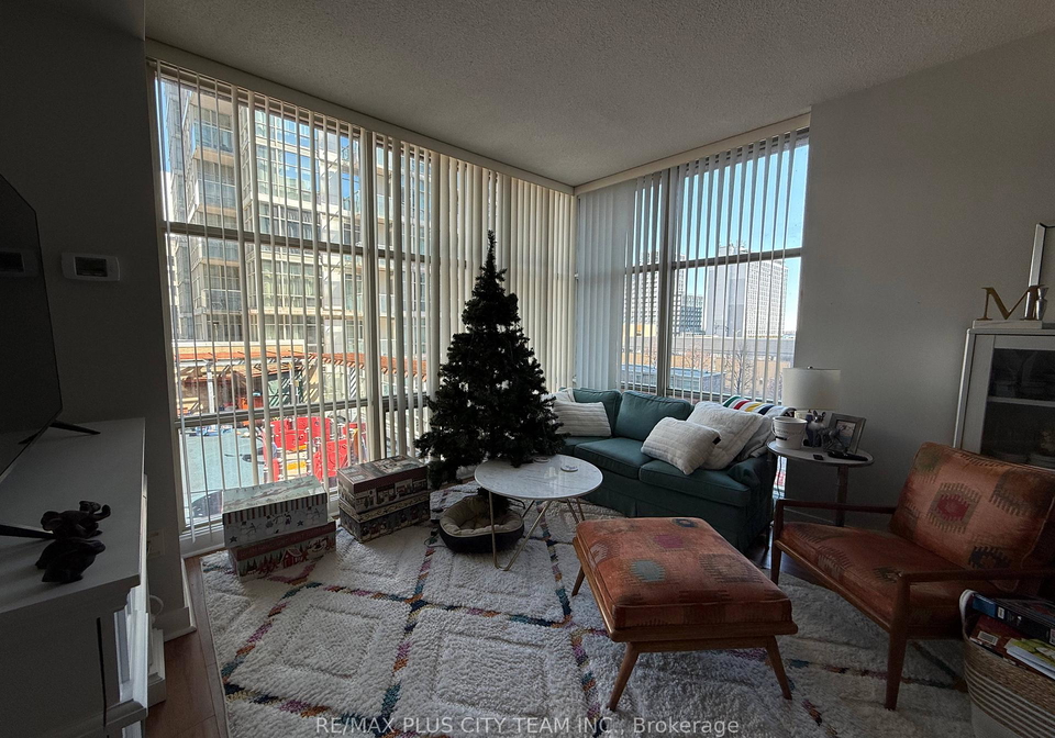 9-spadina-avenue-toronto-ontario-c12936544