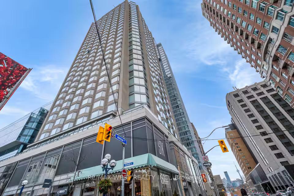 155-yorkville-avenue-toronto-ontario-c12936596