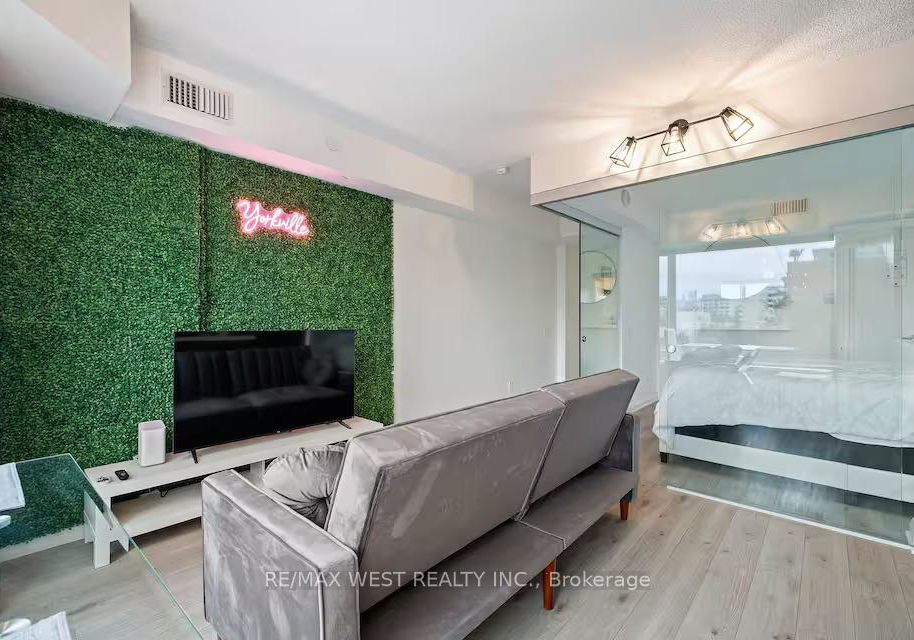 155-yorkville-avenue-toronto-ontario-c12936596
