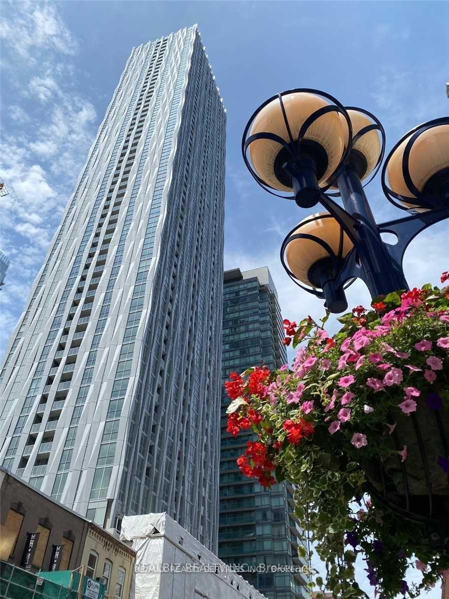 1-yorkville-avenue-toronto-ontario-c12936796