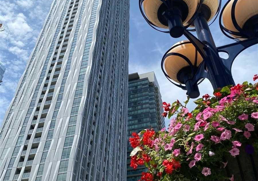 1-yorkville-avenue-toronto-ontario-c12936796