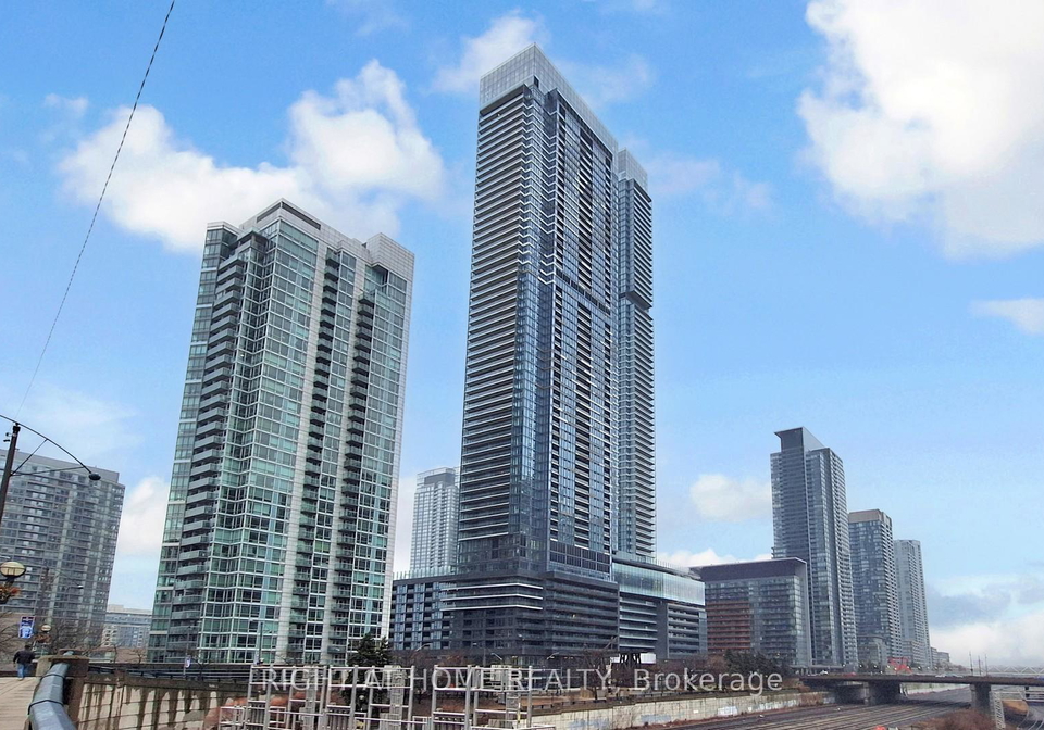 3-concord-city-place-way-toronto-ontario-c12937258