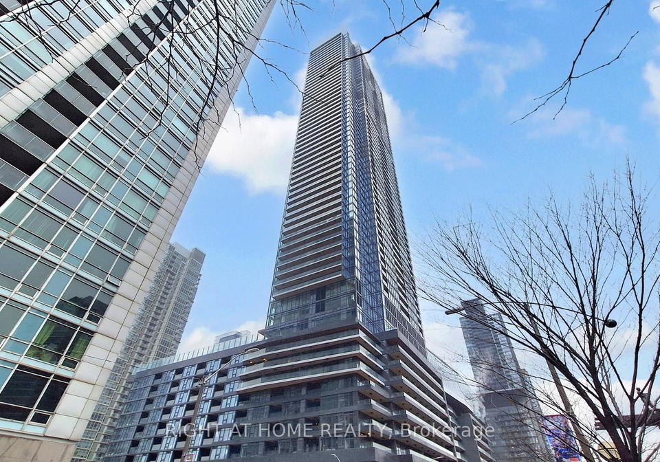 3-concord-city-place-way-toronto-ontario-c12937258