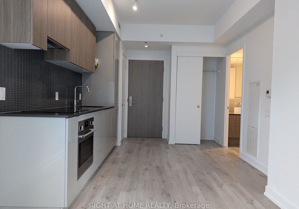 161-roehampton-avenue-toronto-ontario-c12937368