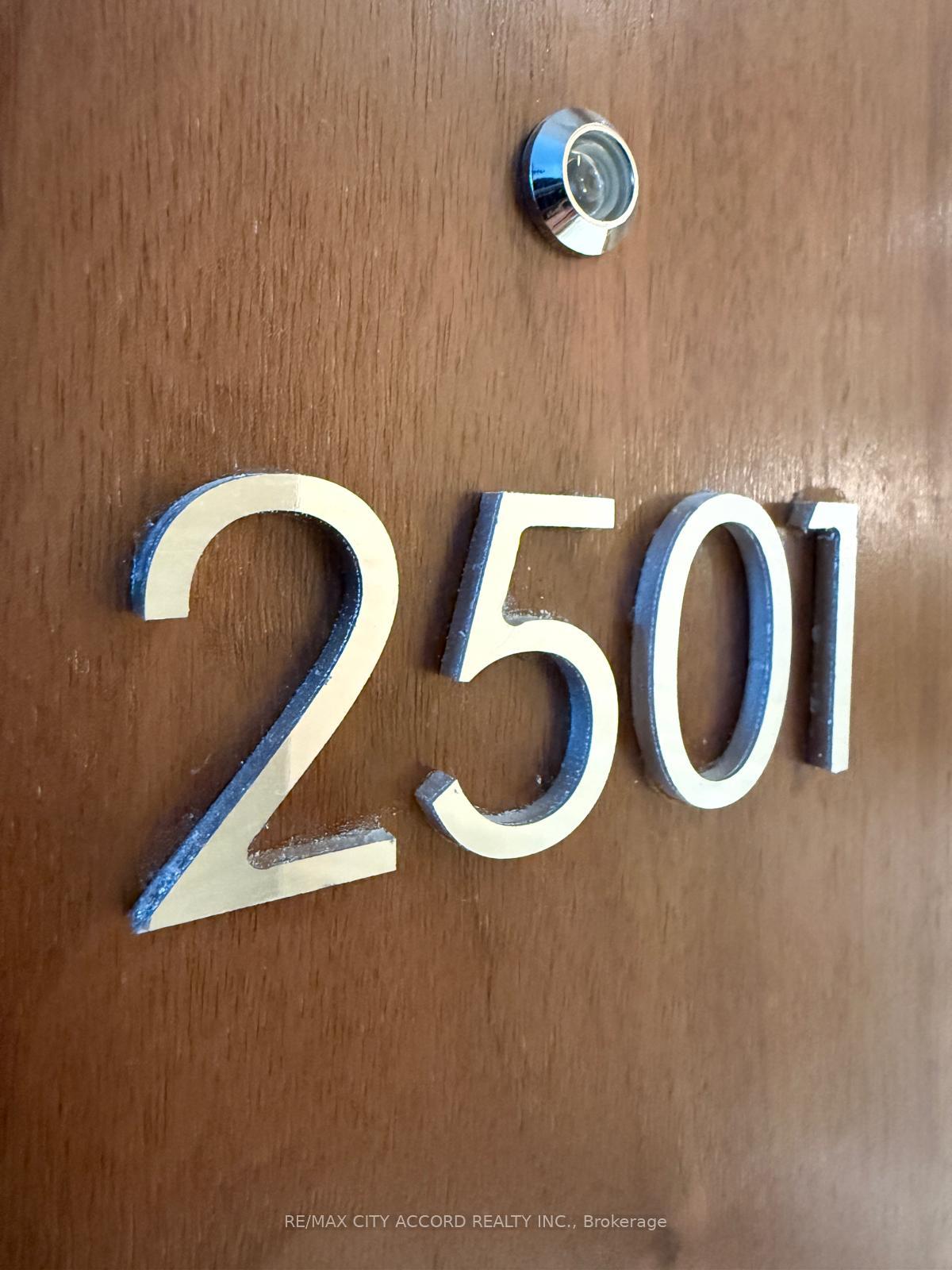 3-concord-city-place-way-toronto-ontario-c12937370