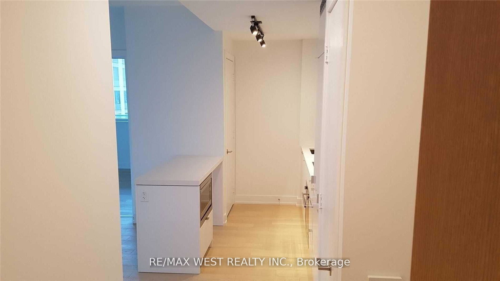 7-grenville-street-toronto-ontario-c12937588