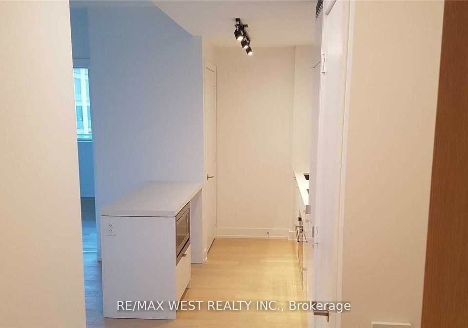 7-grenville-street-toronto-ontario-c12937588