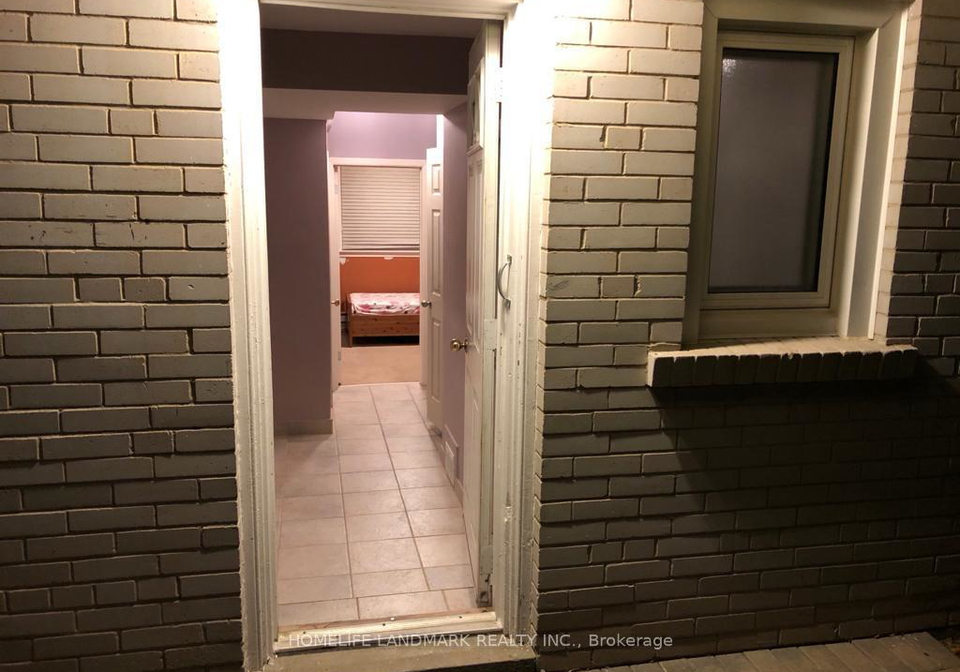 10-oscar-court-north-york-ontario-c12937618