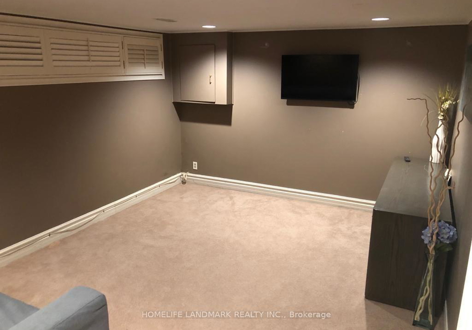 10-oscar-court-north-york-ontario-c12937618