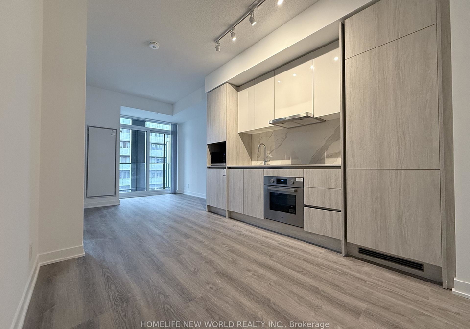 180-front-street-e-toronto-ontario-c12937626