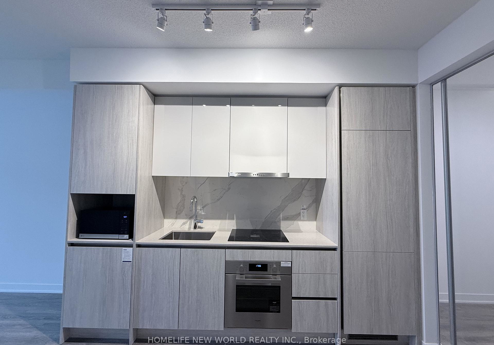 180-front-street-e-toronto-ontario-c12937626