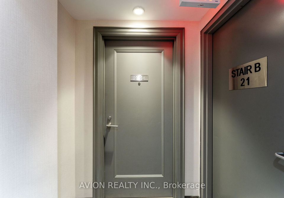 155-yorkville-avenue-toronto-ontario-c12937632