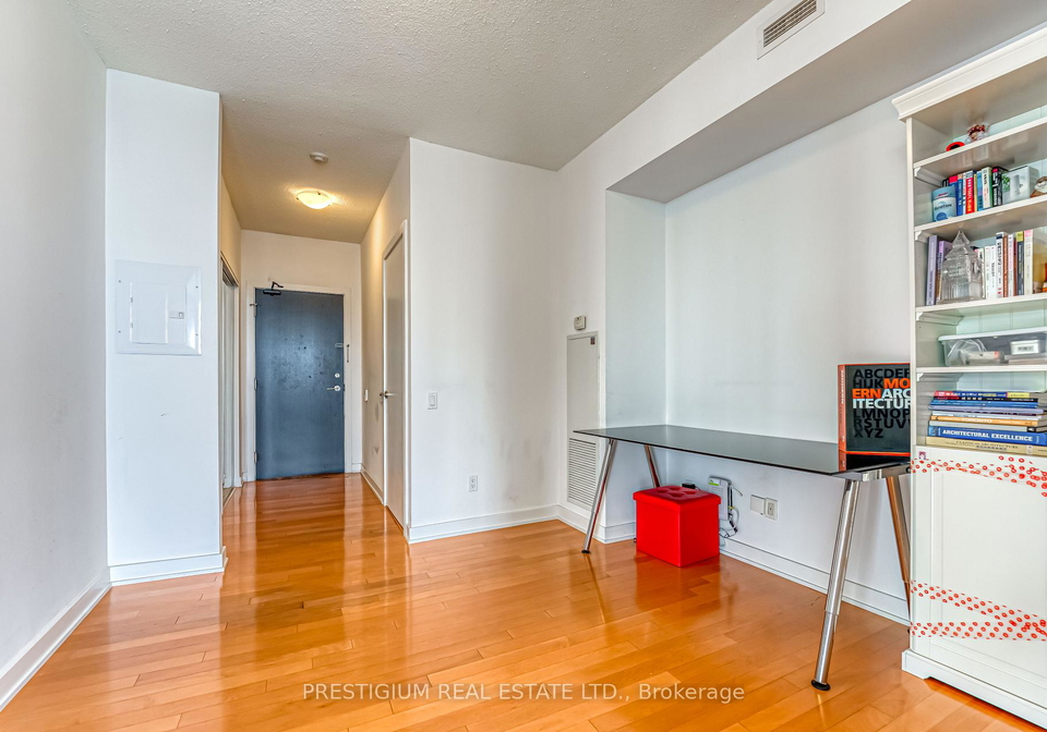 33-charles-street-e-toronto-ontario-c12937768