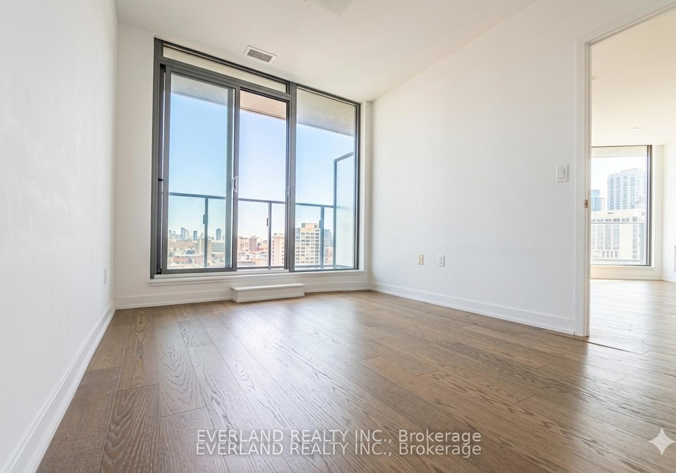 11-wellesley-street-w-toronto-ontario-c12937782