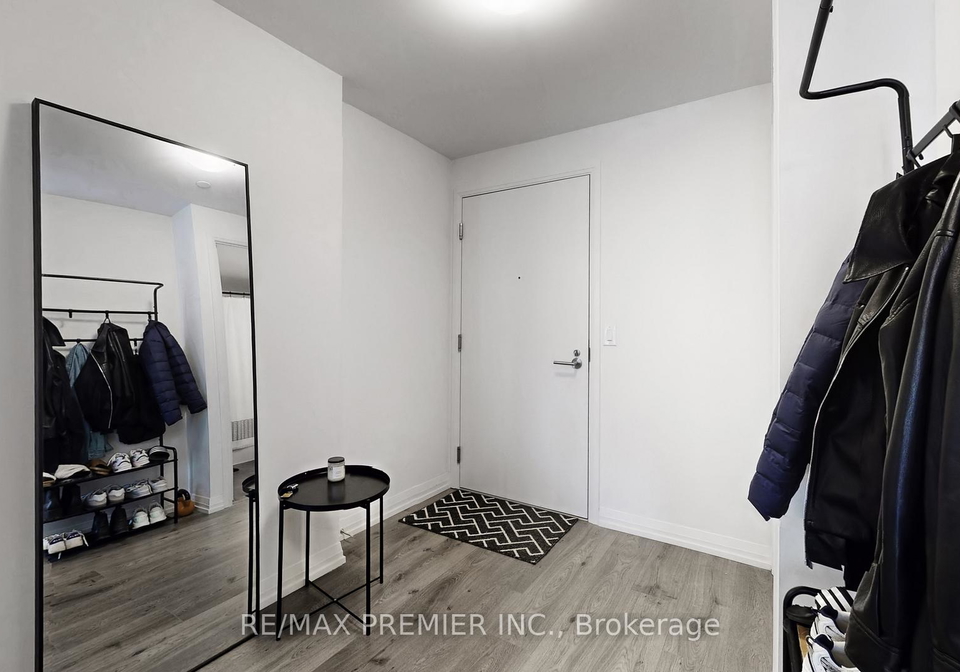 8-widmer-street-toronto-ontario-c12938130