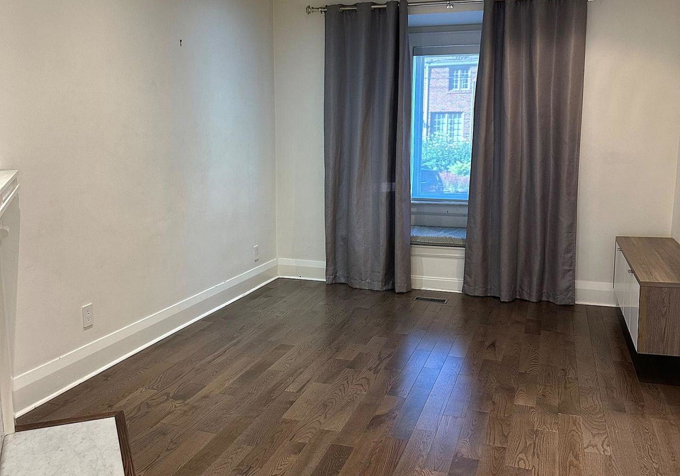 1621-mount-pleasant-road-toronto-ontario-c12938156