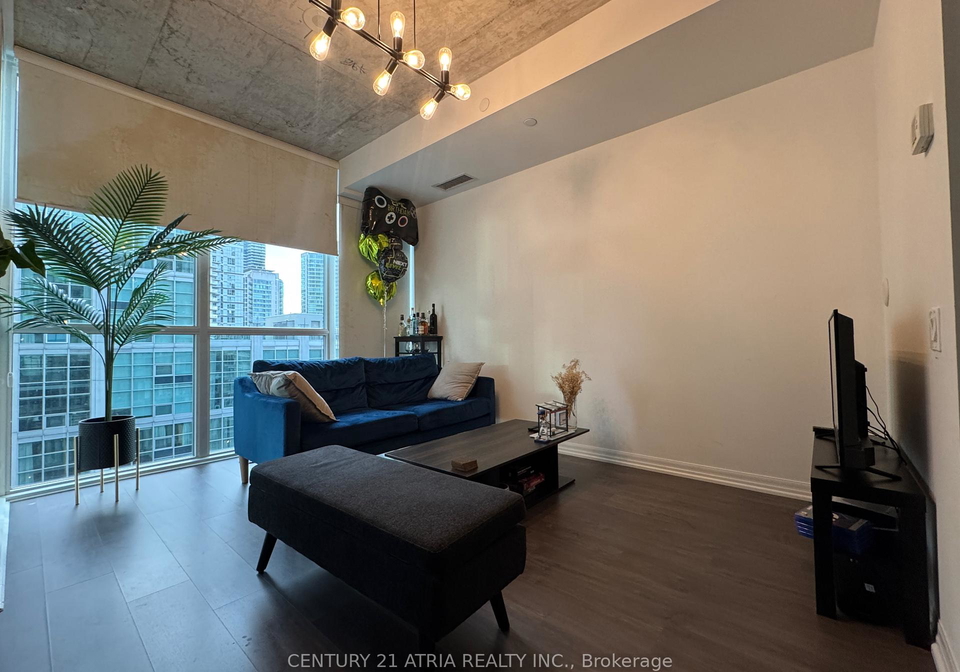 88-blue-jays-way-toronto-ontario-c12938352