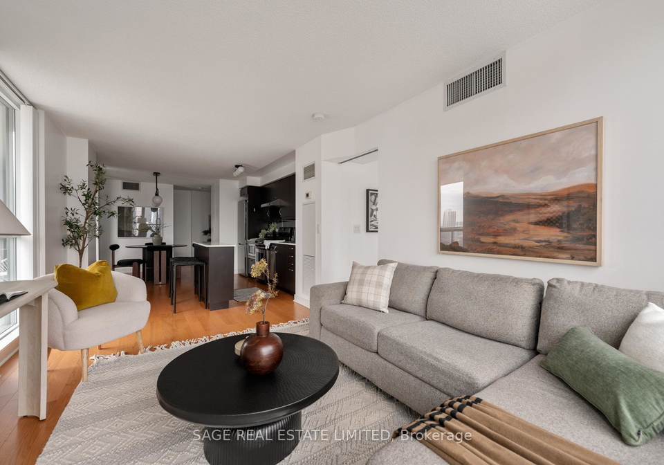 320-richmond-street-toronto-ontario-c12938480