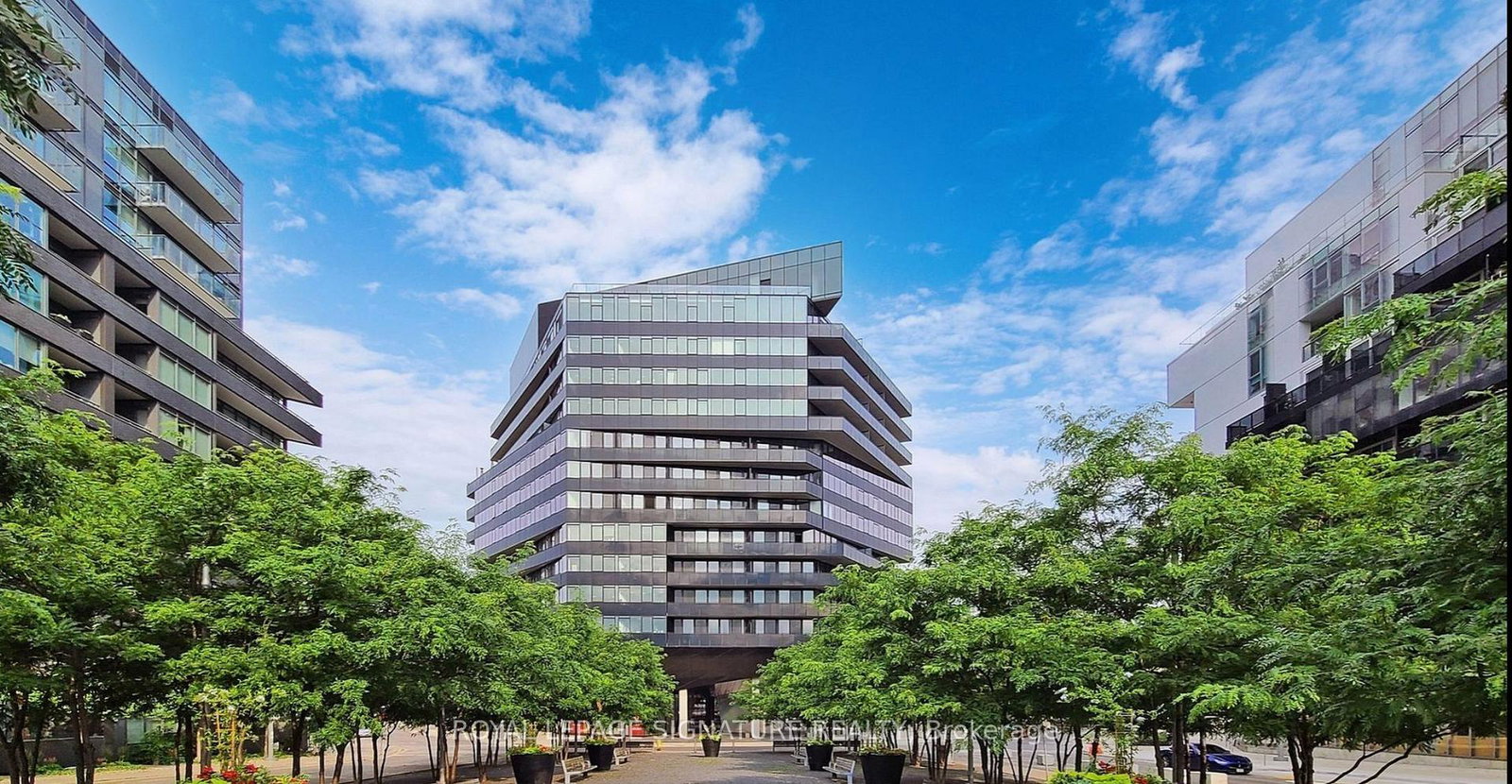 21-lawren-harris-square-toronto-ontario-c12938574