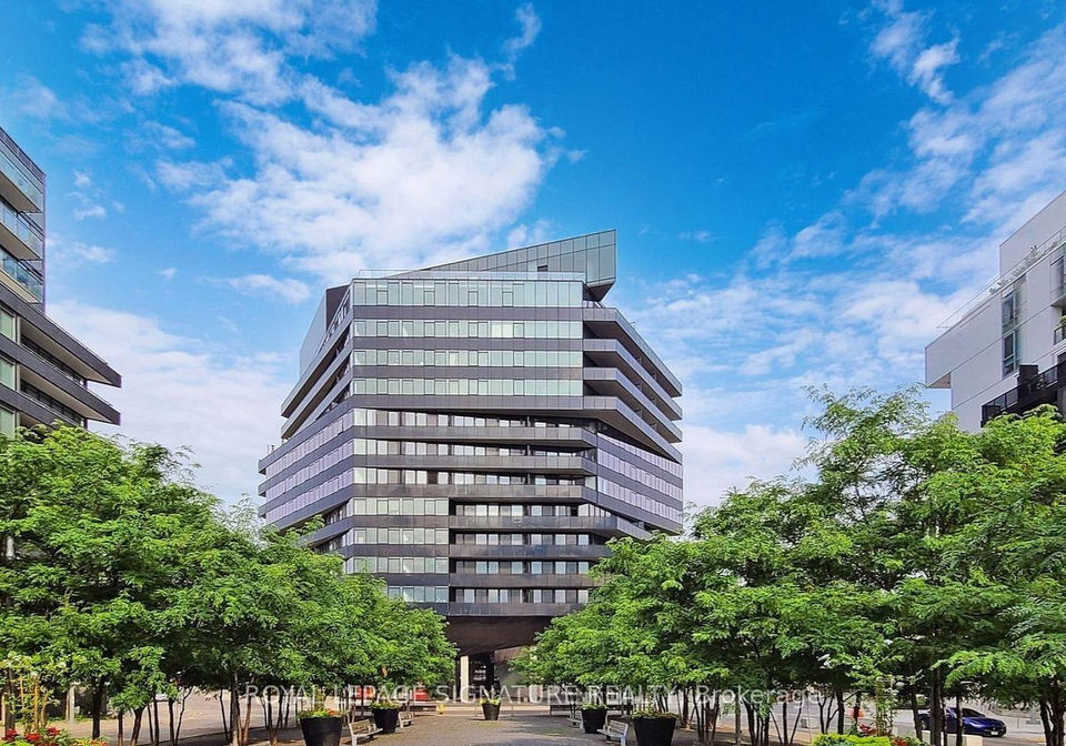 21-lawren-harris-square-toronto-ontario-c12938574