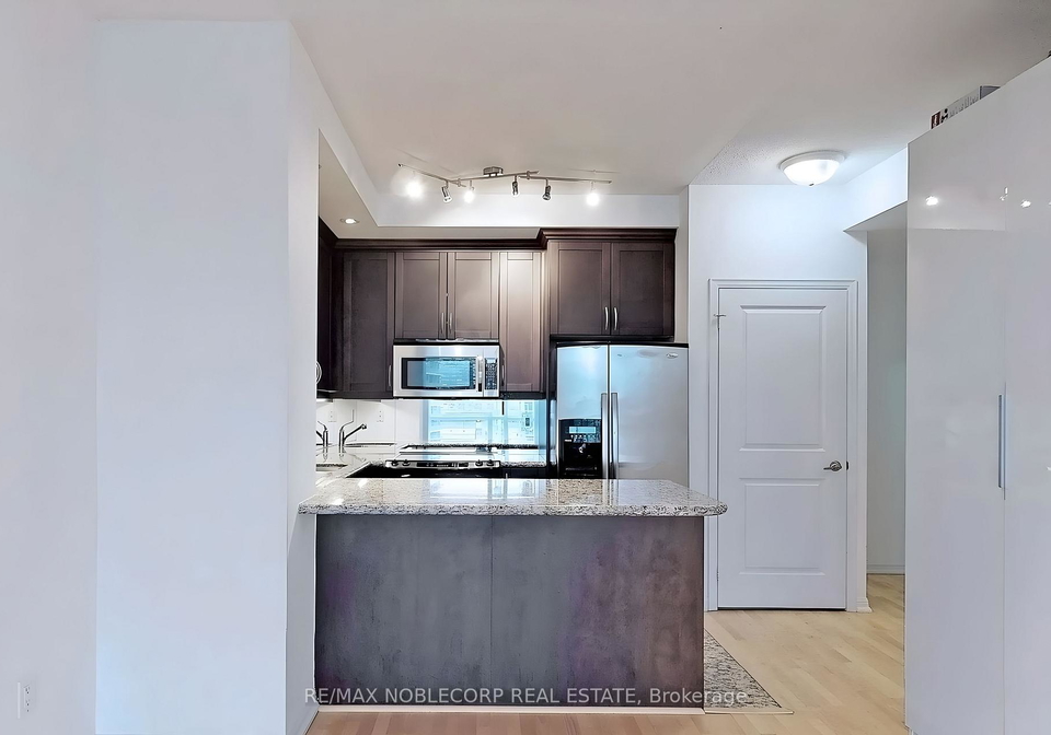 628-fleet-street-toronto-ontario-c12938794