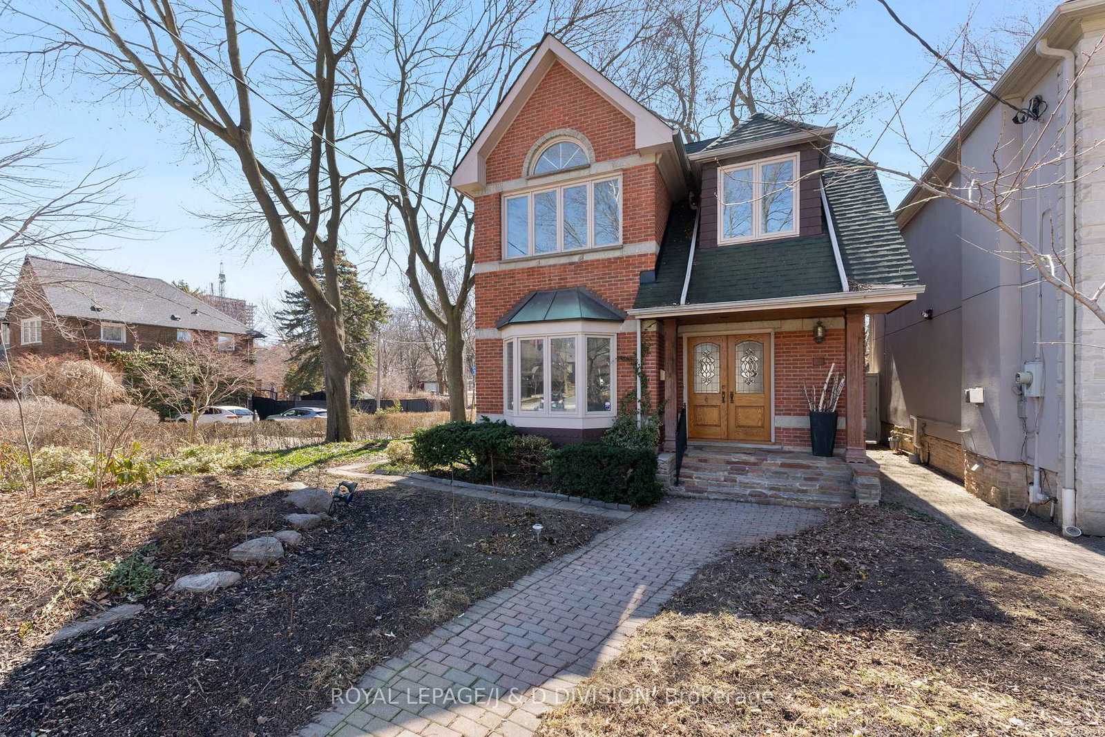 77-chaplin-crescent-toronto-ontario-c12939474