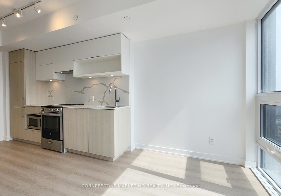 100-queen-street-e-toronto-ontario-c12939618