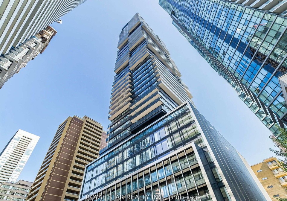 55-charles-street-e-toronto-ontario-c12939912