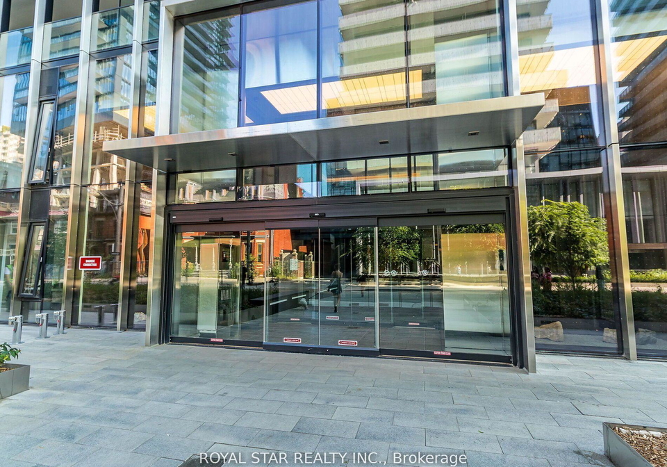 55-charles-street-e-toronto-ontario-c12939912