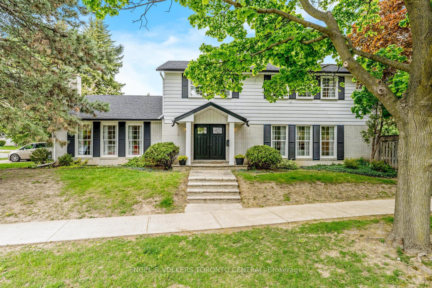 33-avonwick-gate-north-york-ontario-c12939914
