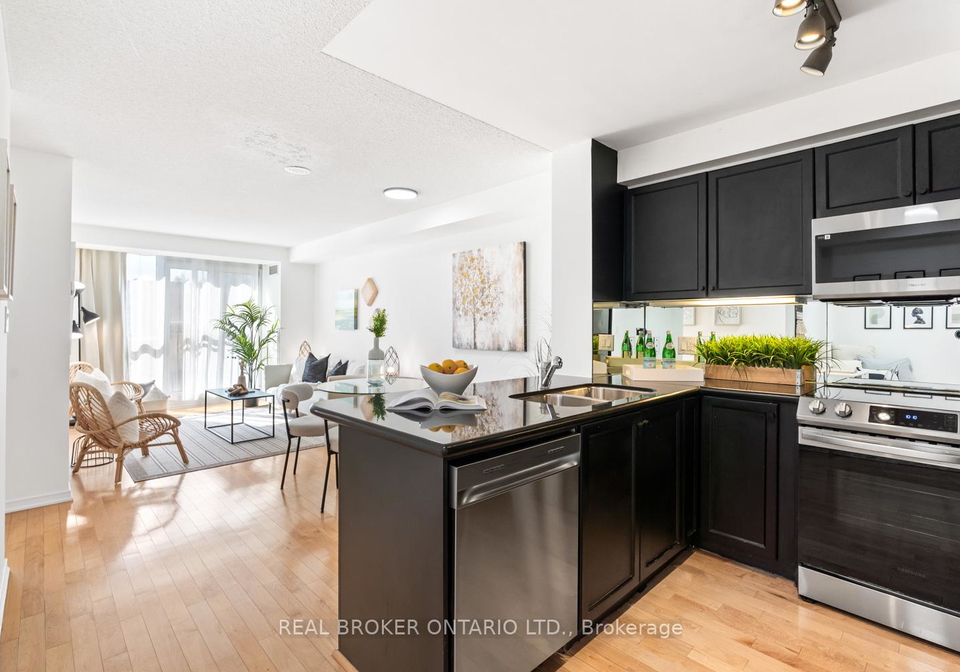 308-palmerston-avenue-toronto-ontario-c12939920