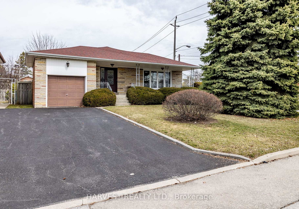 92-acton-avenue-toronto-ontario-c12940020