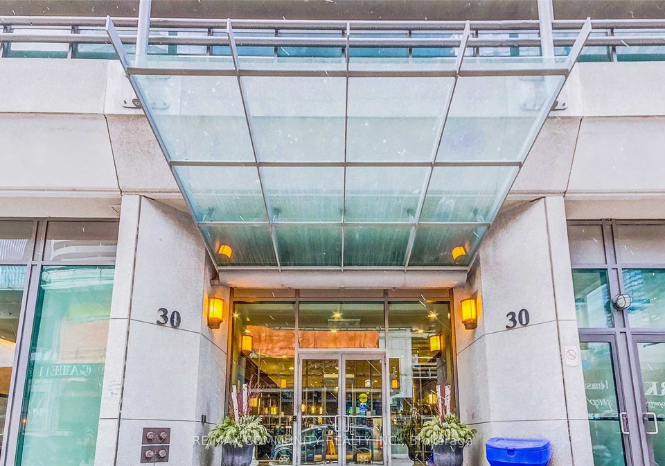 30-grand-trunk-crescent-toronto-ontario-c12940036
