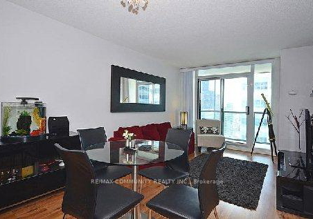 30-grand-trunk-crescent-toronto-ontario-c12940036