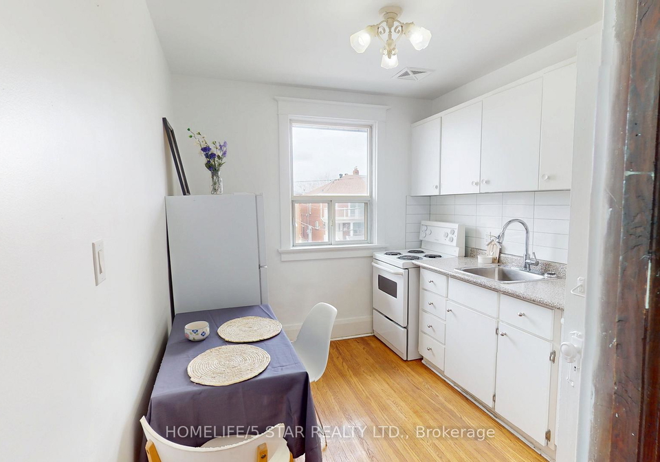275-oakwood-avenue-toronto-ontario-c12940314