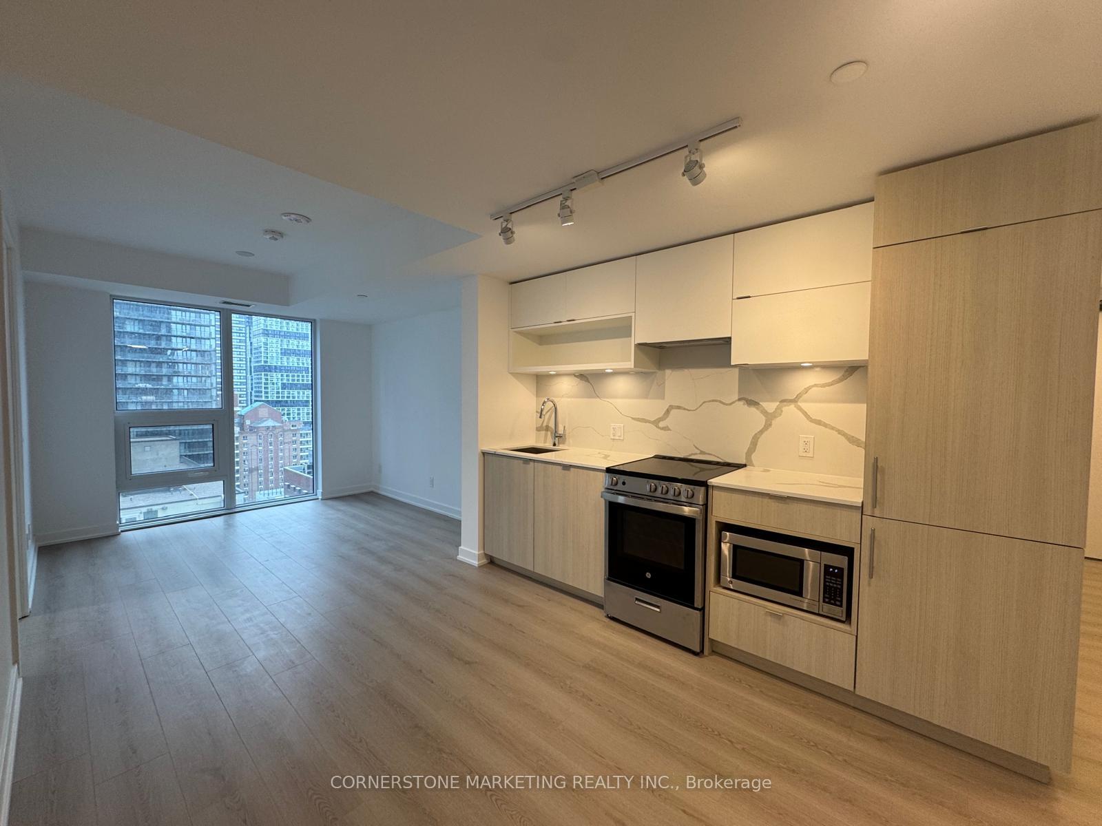 100-queen-street-e-toronto-ontario-c12940326
