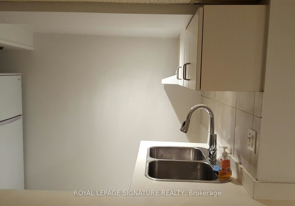 27-hillsboro-avenue-toronto-ontario-c12940350
