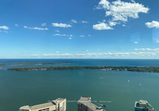 100-harbour-street-toronto-ontario-c12940384