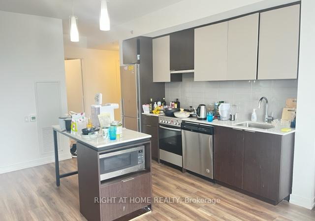 203-college-street-toronto-ontario-c12941832