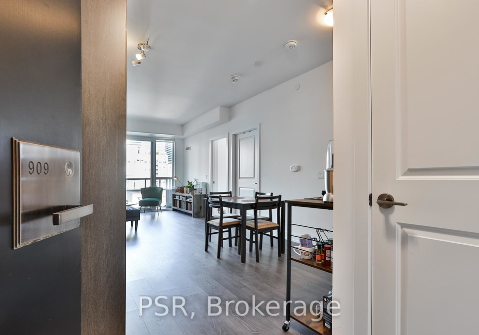 11-lillian-street-toronto-ontario-c12941842