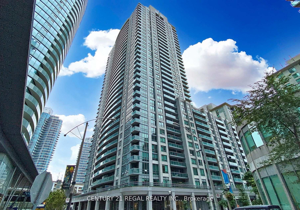 19-grand-trunk-crescent-toronto-ontario-c12942114