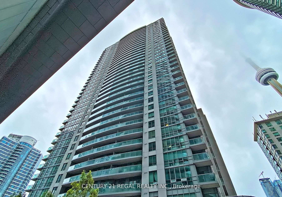 19-grand-trunk-crescent-toronto-ontario-c12942114