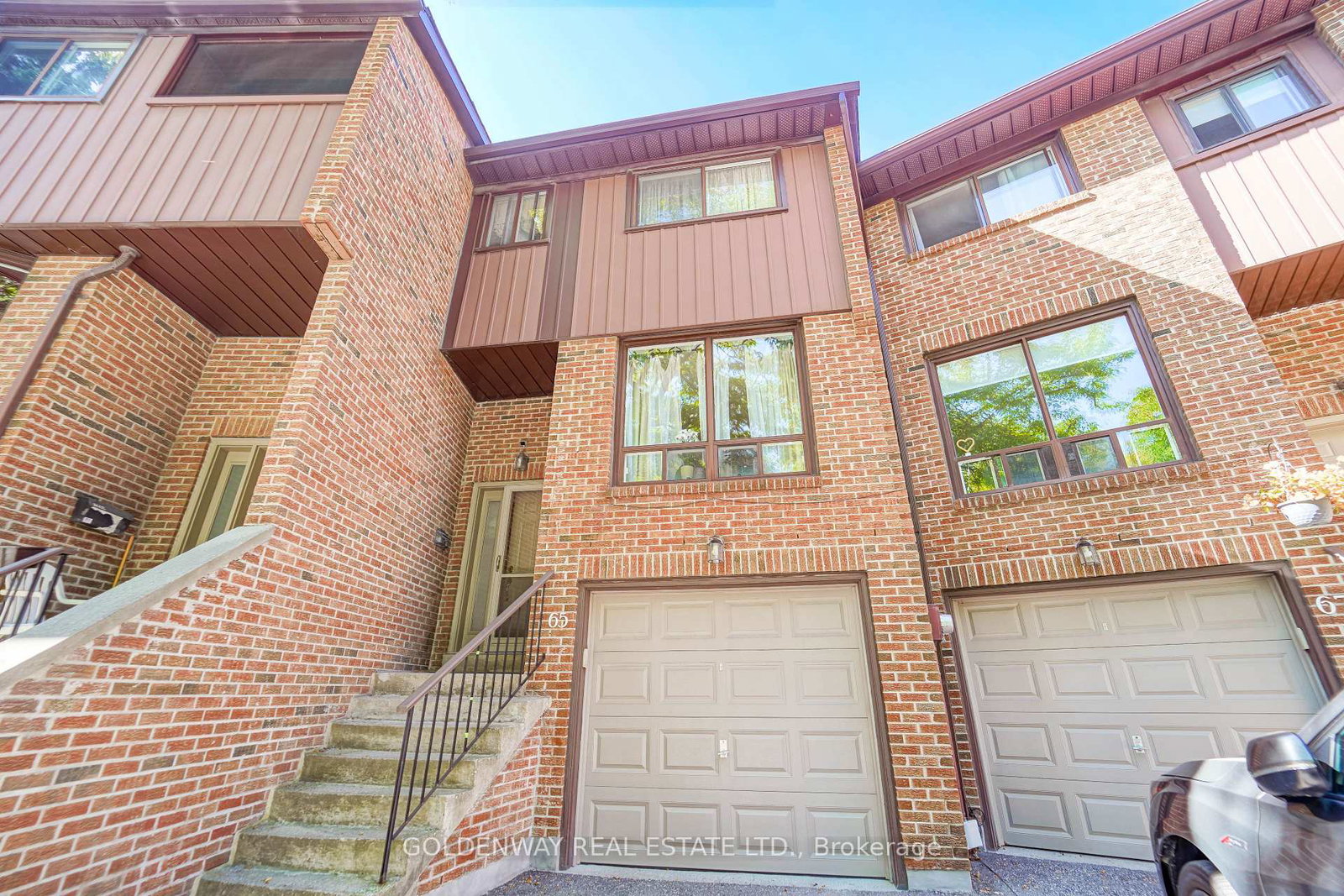 65-wagon-trailway-north-york-ontario-c12942234