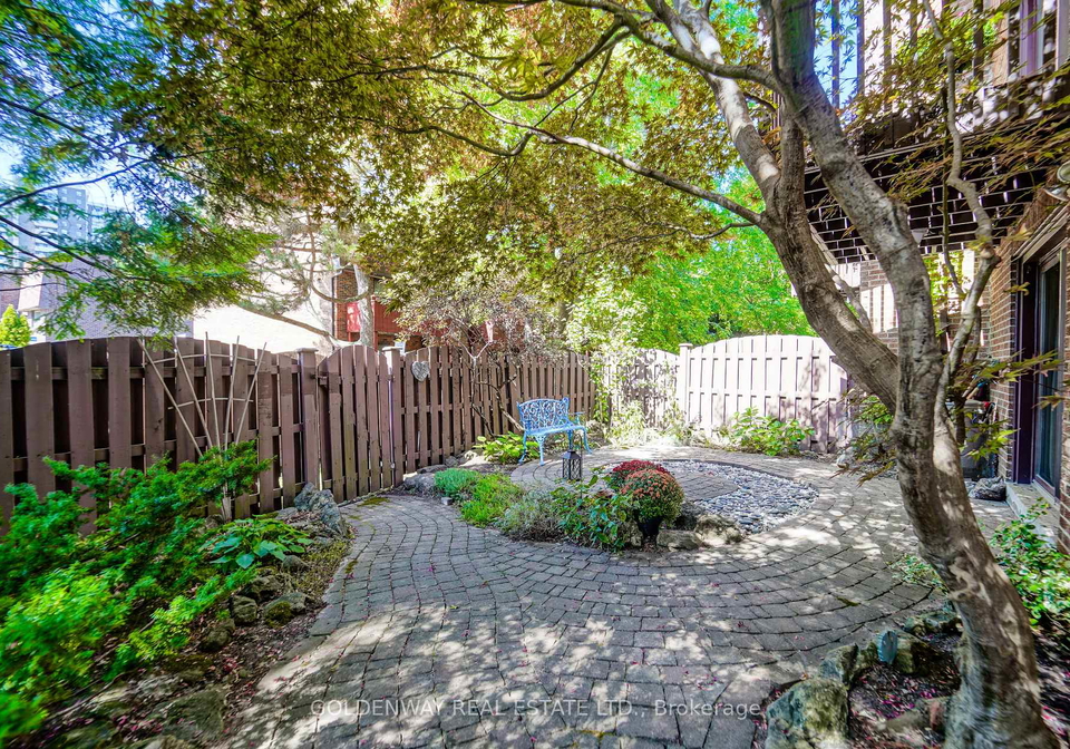 65-wagon-trailway-north-york-ontario-c12942234