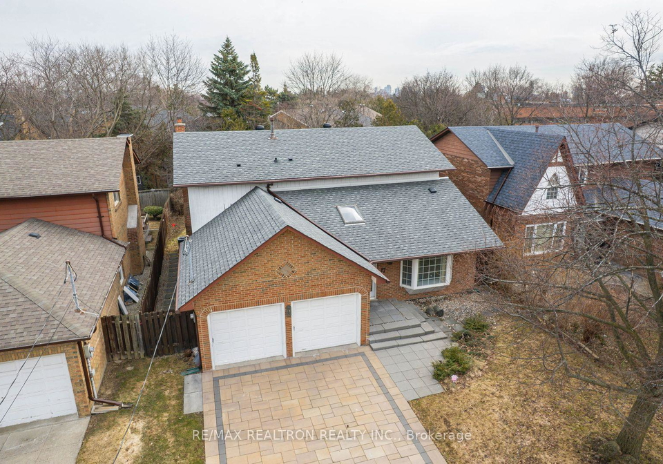 17-lawnview-drive-north-york-ontario-c12942312