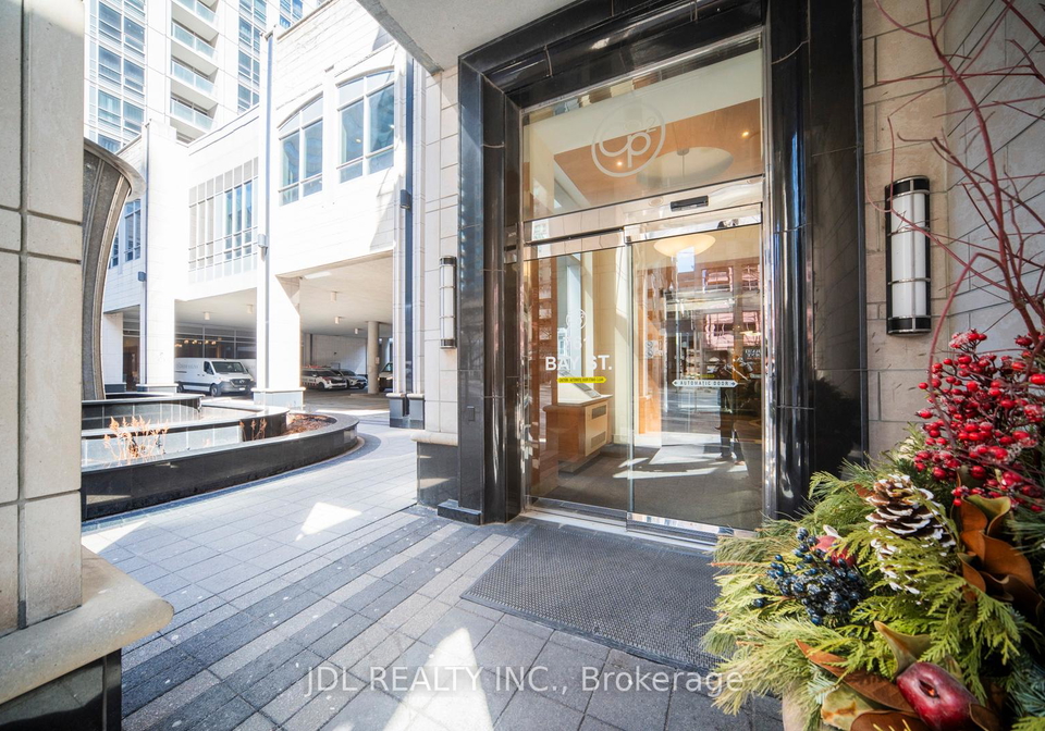 761-bay-street-toronto-ontario-c12942344