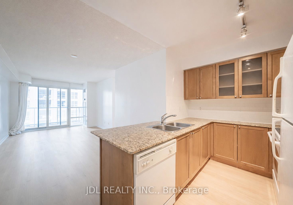 761-bay-street-toronto-ontario-c12942344