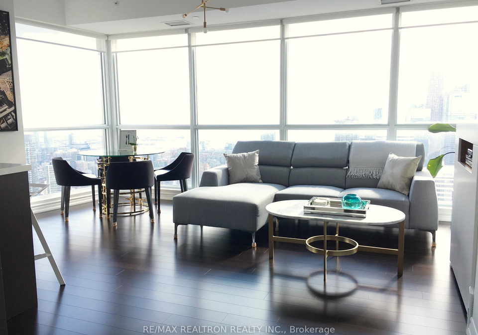386-yonge-street-toronto-ontario-c12942368