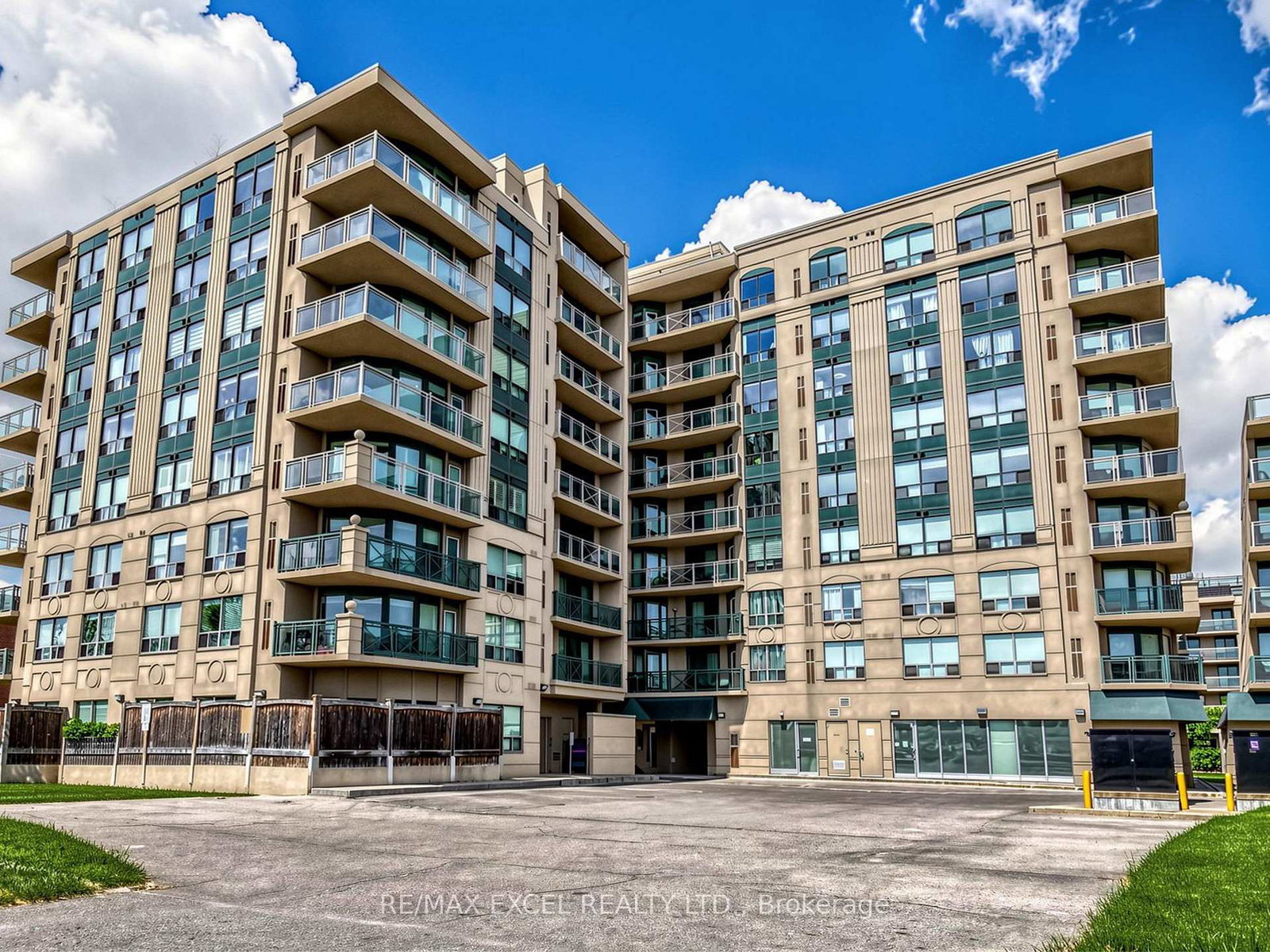 920-sheppard-avenue-w-toronto-ontario-c12942404